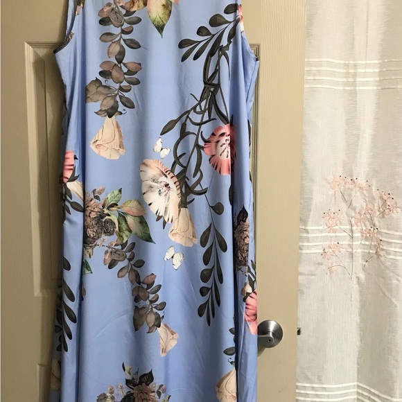 Floral print flowy maxi dress. Size 5XL - Picture 3 of 5